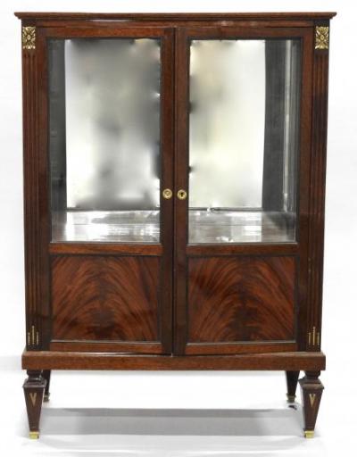 Buy sell expertized Antique Furniture & Decorative Arts - Furniture -  vitrine