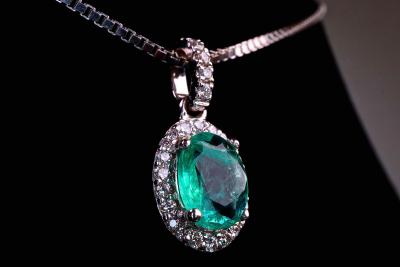 Buy sell expertized Jewellery & Watches - Necklaces - Emerald