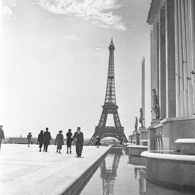 George Martin - Paris 1950er Jahre, Place du Trocadero mit dem Effeil-Turm - Silberdruck